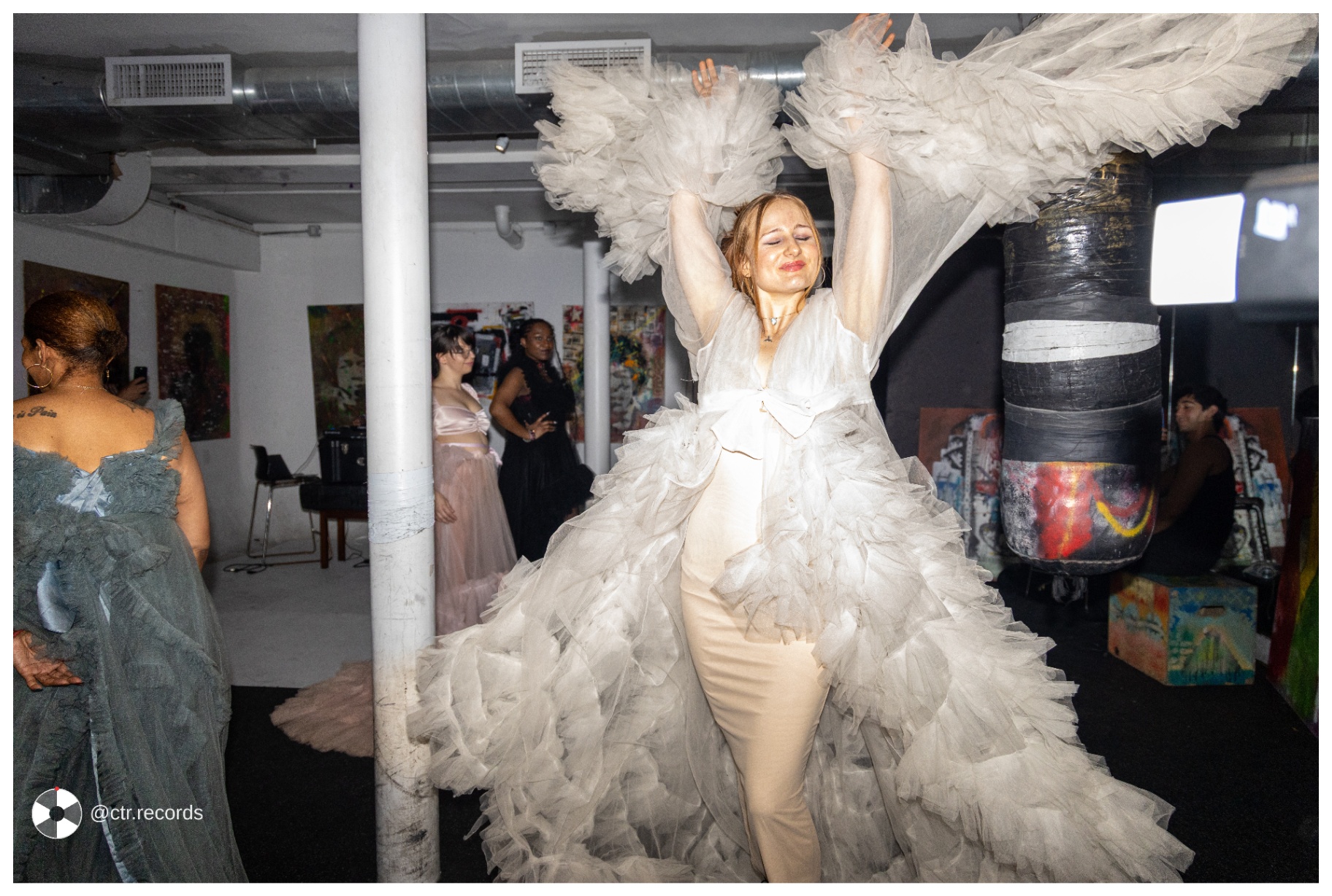 Tulle in motion — gallery show