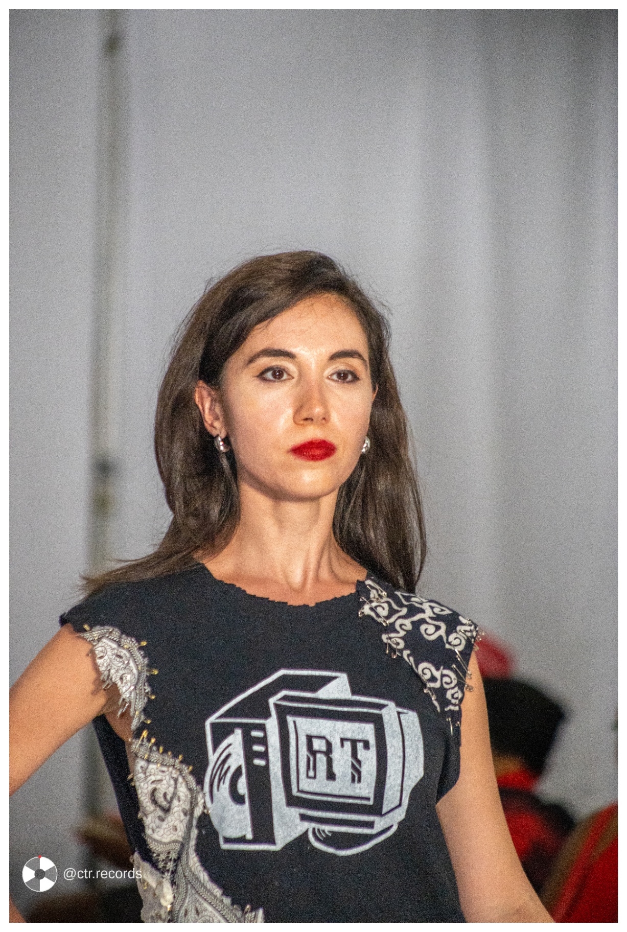 Runway — black TV-print, silver brocade